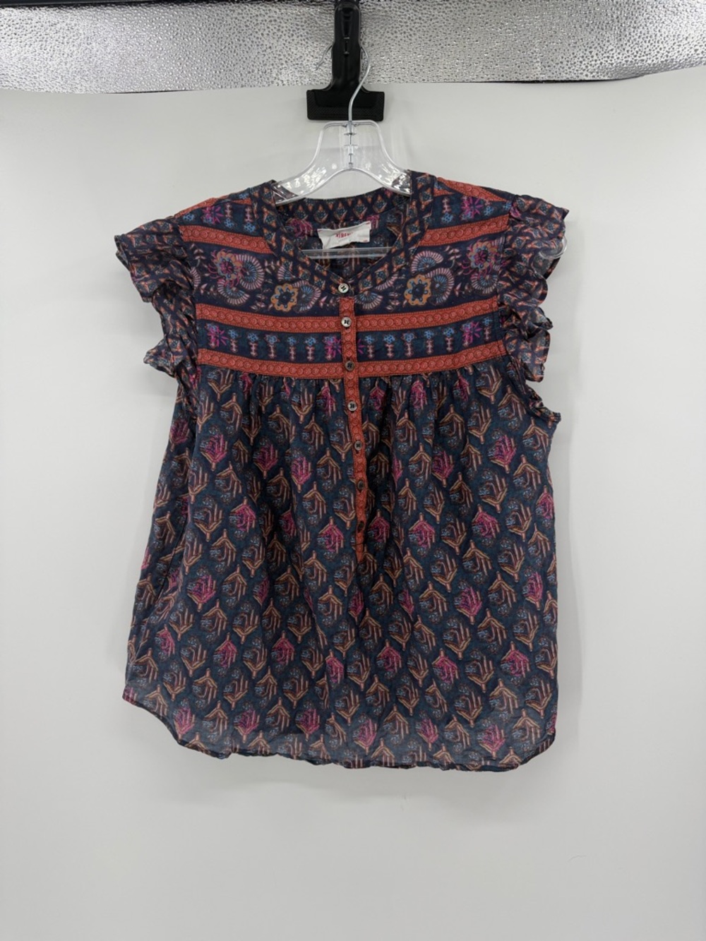 XiRENA Navy and Pink Printed Flutter Sleeve Blouse - Picture 2 of 6
